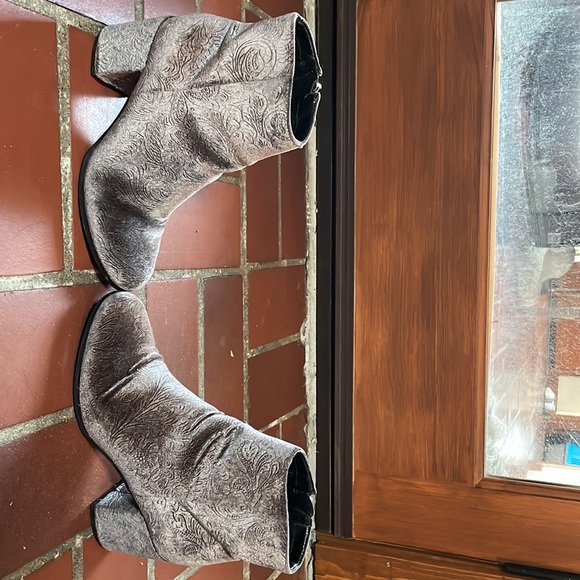 Velvet booties - Picture 3 of 4